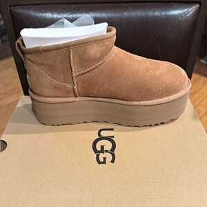 UGG Women’s Classic Ultra Mini Platform Brand new, never worn.
